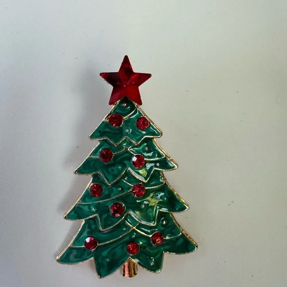 EARRINGS! Betsey Johnson Green Christmas Tree Earrings w/ Red Stars